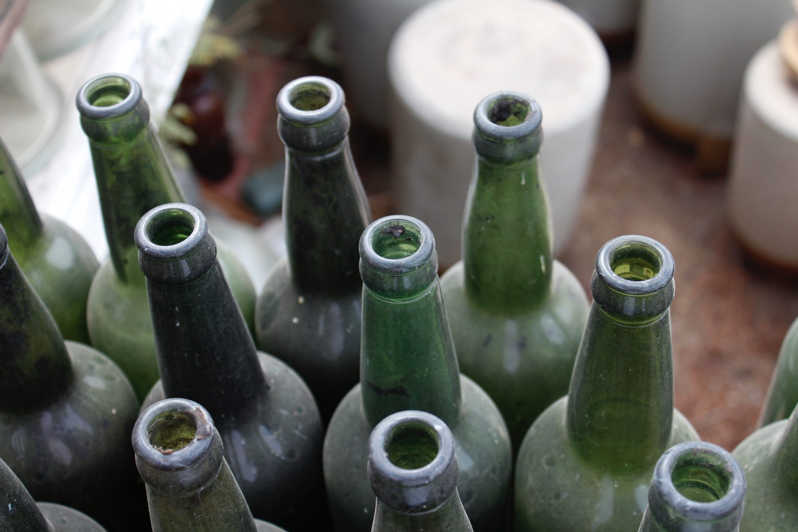 kan een alcoholist of zware drinker minderen of met mate leren drinken?