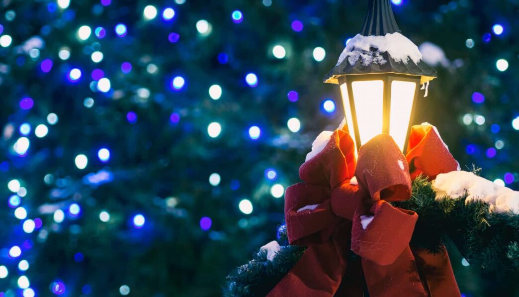 closeup photo of lantern lamp