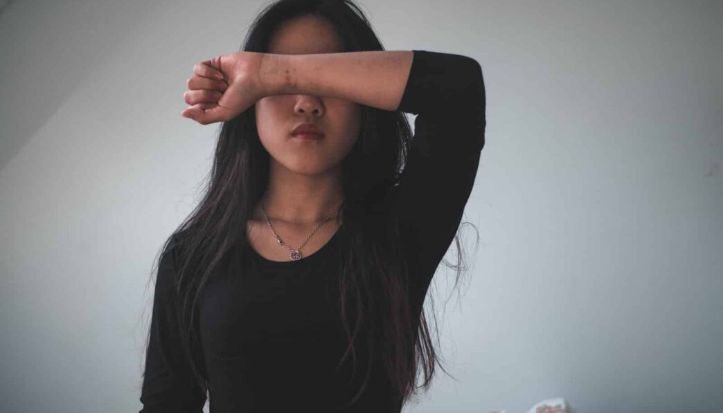 woman in black long sleeve shirt