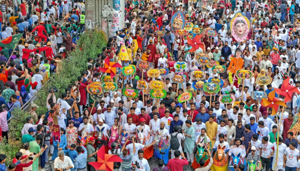 Understanding Myths: A Guide to Traditional Narratives and Folklore