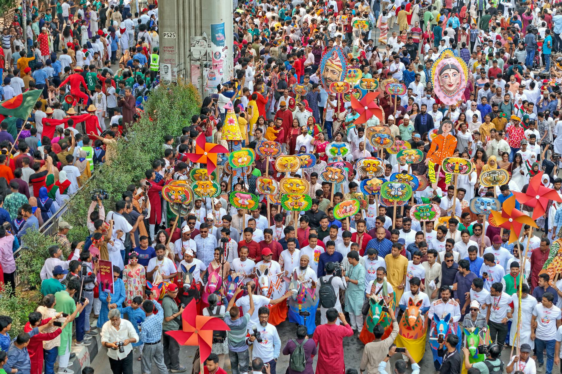 Understanding Myths: A Guide to Traditional Narratives and Folklore