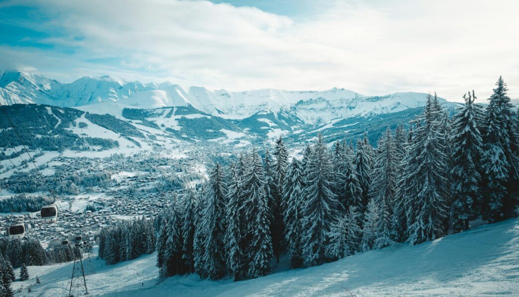 How Friendships Evolve in Your 20s, 30s, 40s, and Beyond