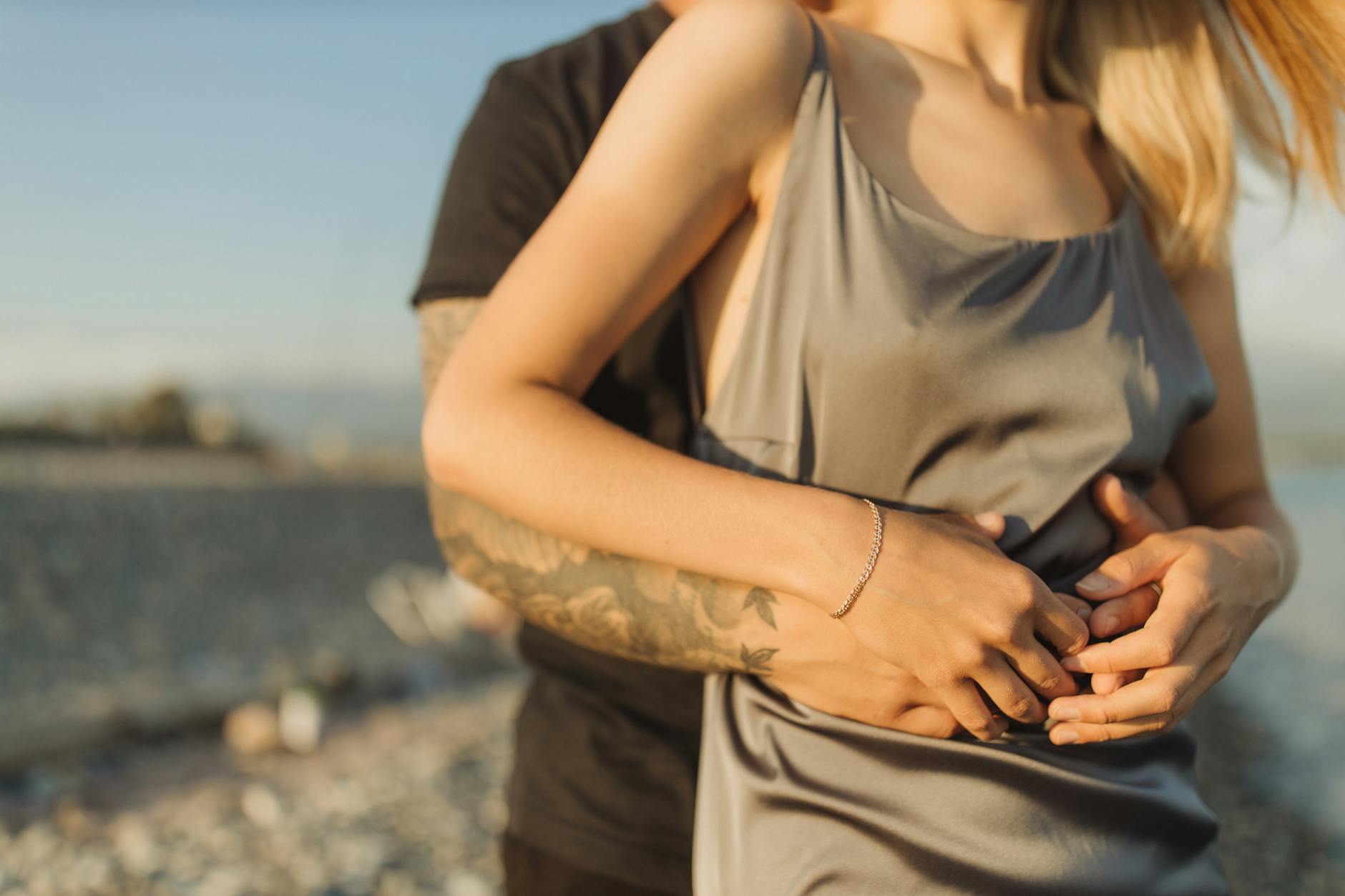 Transitioning from the Honeymoon Phase to Lasting Love in Relationships