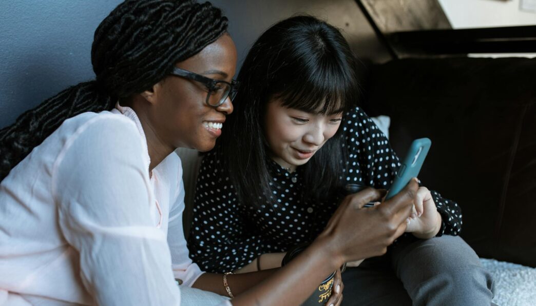 Tips from Therapists to Improve Your Friendship Skills