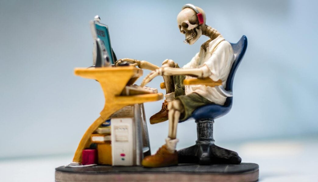 Use Task Snacking to Overcome Procrastination and Manage Big Projects
