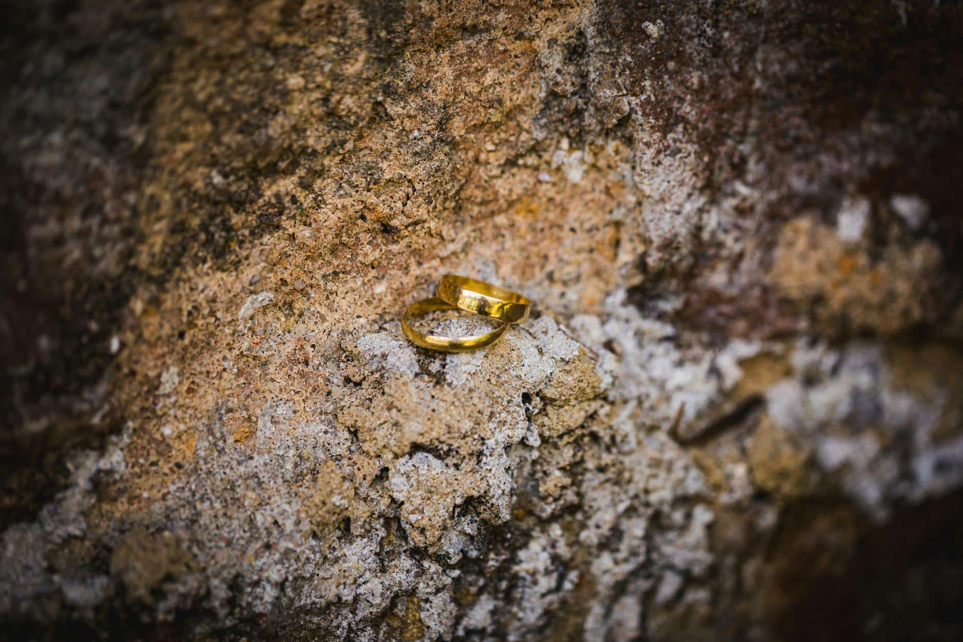 How Fear of Commitment Affects Your Relationships and Solutions